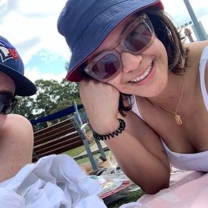 Meet your Posher, Rachel